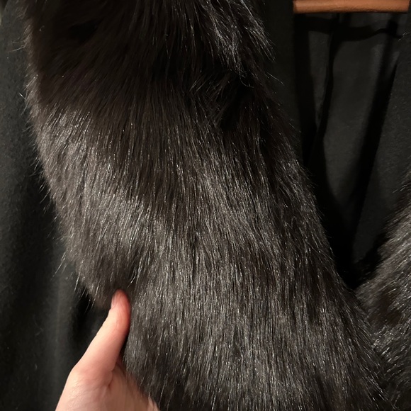 Incredible 100% Wool Fox Fur Collar Coat - Picture 5 of 9